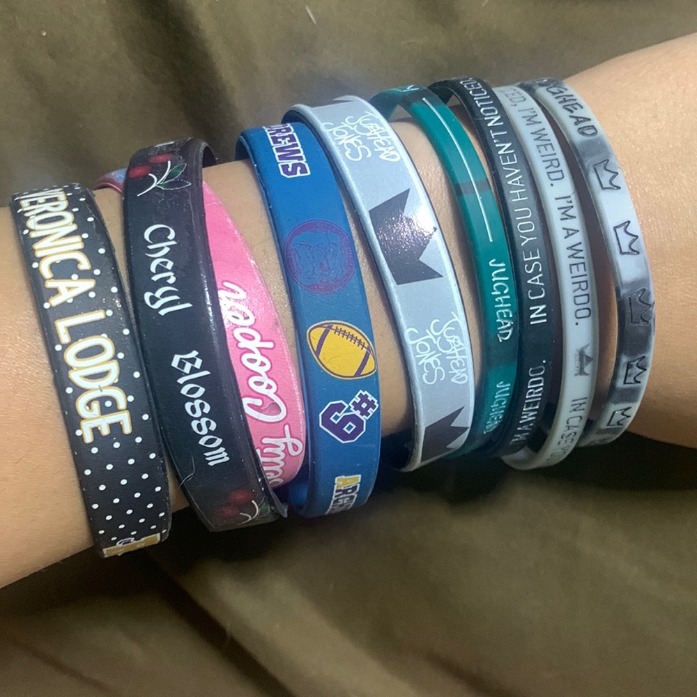 Riverdale rubber bracelets set of 9